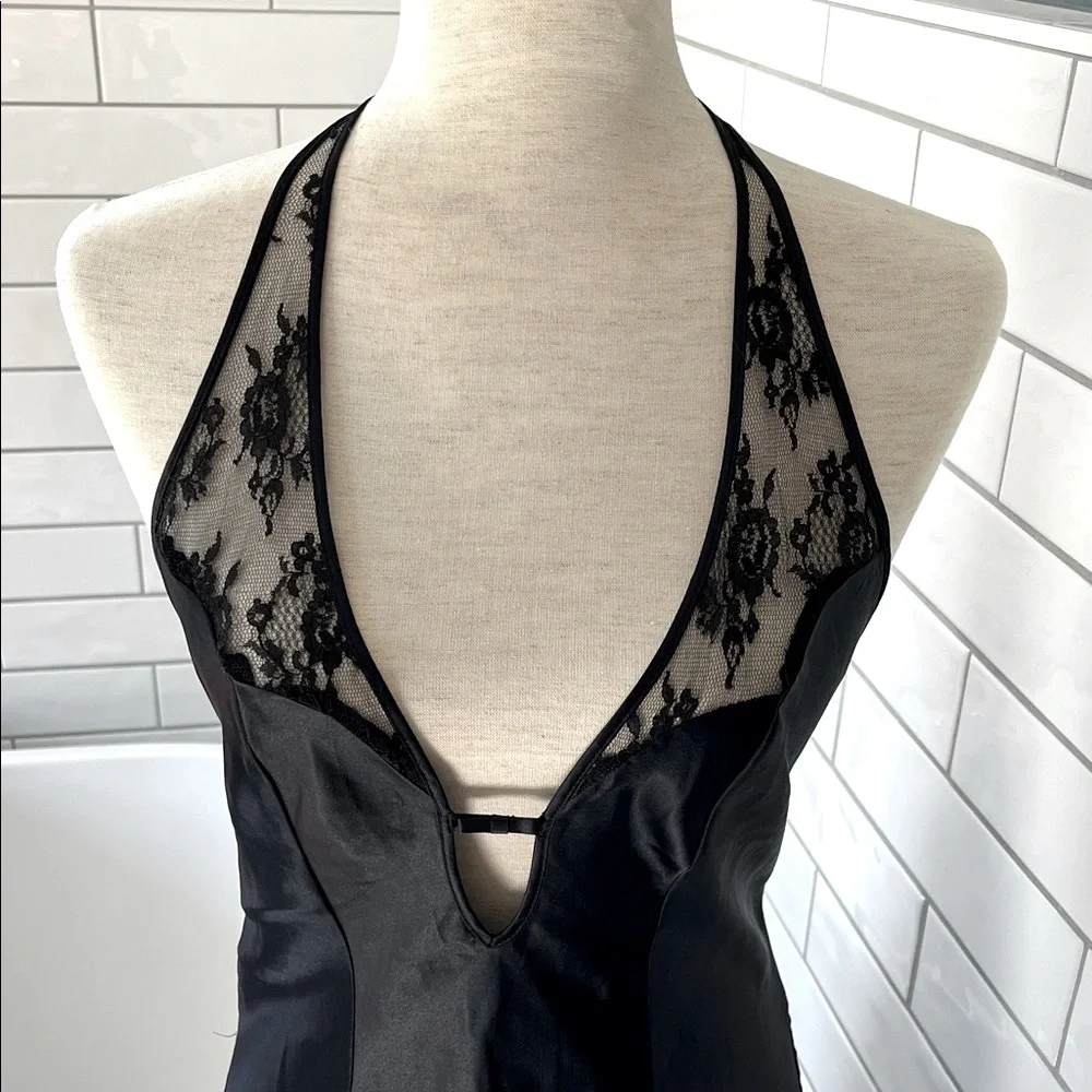 Victoria's Secret Black Lace Chemise

💵Bundle & Save💵 - Picture 7 of 9